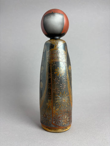 Kokeshi kimono gris motifs Seigaiha, Gingko, Shippo Tsunagi...