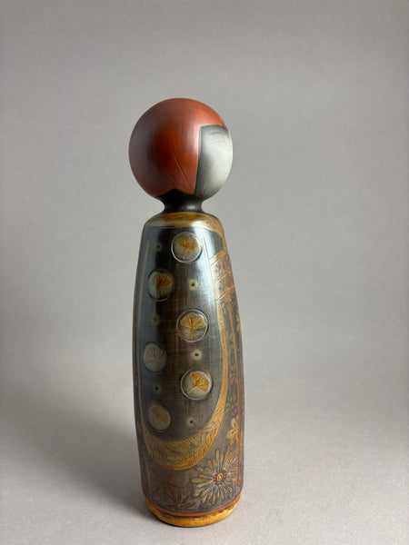 Kokeshi kimono gris motifs Seigaiha, Gingko, Shippo Tsunagi...