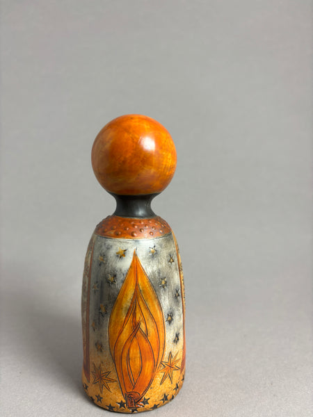 Kokeshi kimono orange dégradé gris, col pois relief rouge