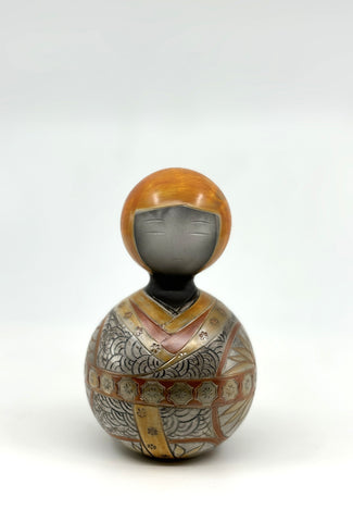 Kokeshi boule claire Kimono motif seigaiha