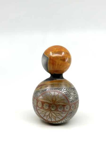 Kokeshi boule claire Kimono motif seigaiha